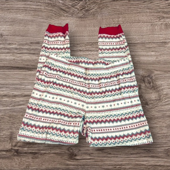 Lauren Conrad Medium Red Green and White Festive Christmas Patterned Pajama Set - Picture 5 of 6